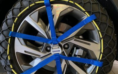 FORNITURA DI RUOTINI E CALZE DA NEVE