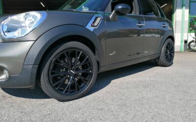 Marca MAK MODELLO MARK GLOSS BLACK LUCIDO DA 18”